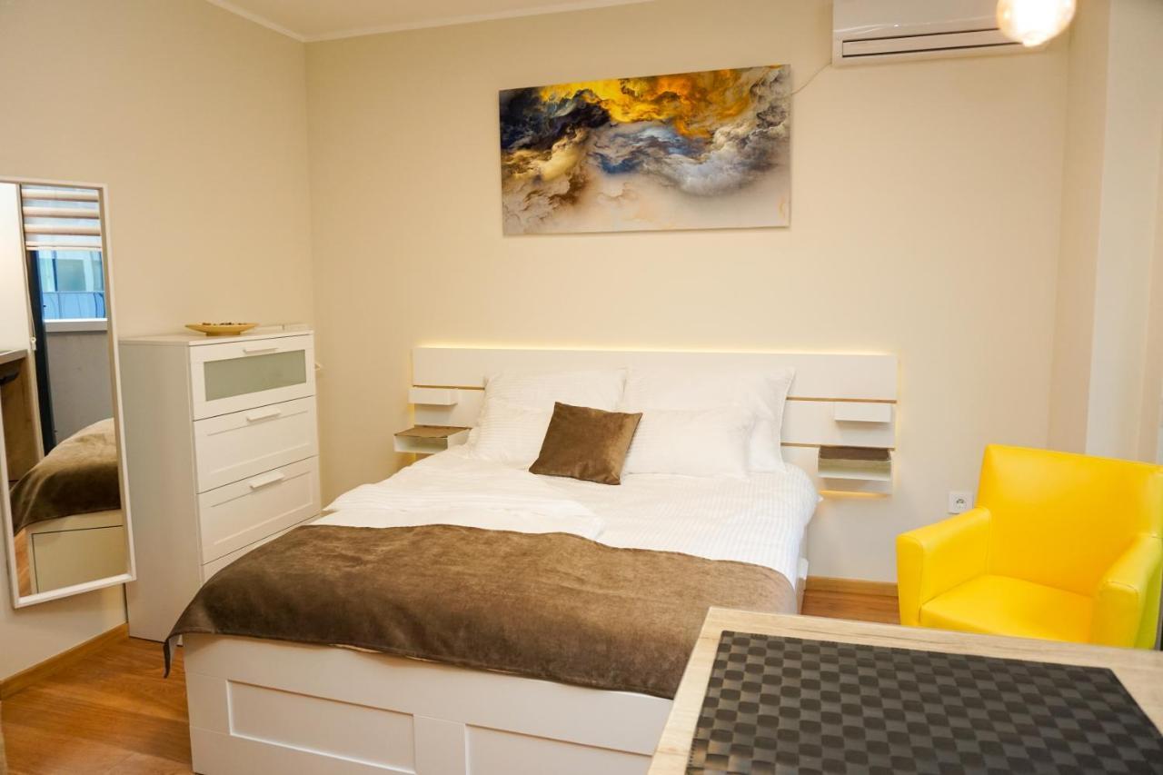 Central Palace Apartmani - Pupinova Palata Novi Sad Exteriör bild