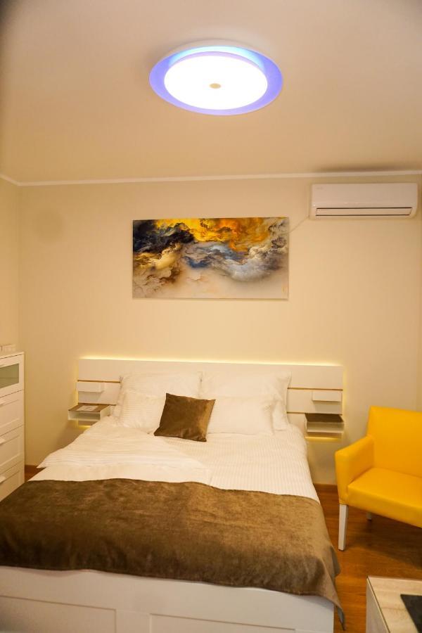 Central Palace Apartmani - Pupinova Palata Novi Sad Exteriör bild