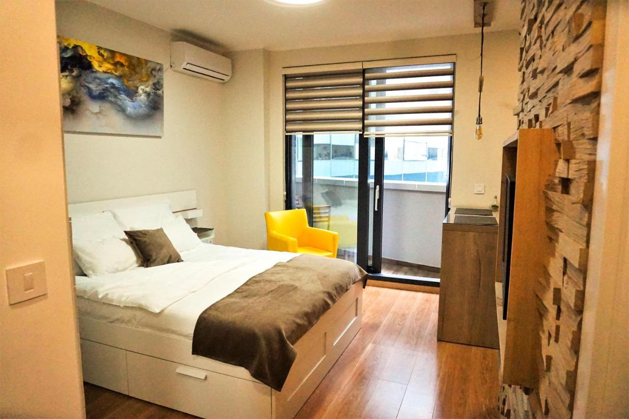 Central Palace Apartmani - Pupinova Palata Novi Sad Exteriör bild