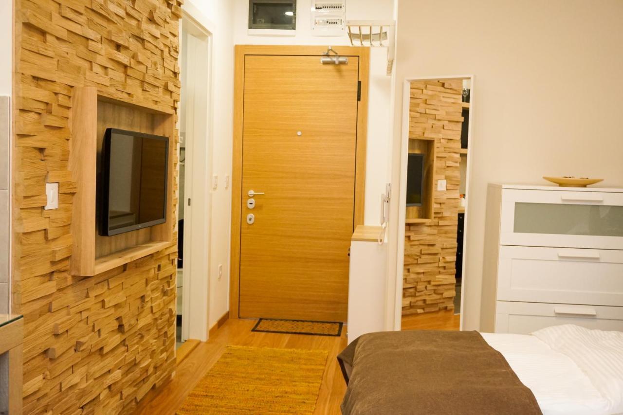 Central Palace Apartmani - Pupinova Palata Novi Sad Exteriör bild