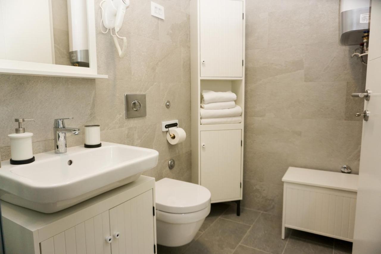 Central Palace Apartmani - Pupinova Palata Novi Sad Exteriör bild