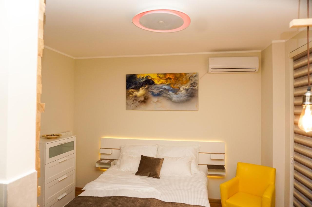 Central Palace Apartmani - Pupinova Palata Novi Sad Exteriör bild